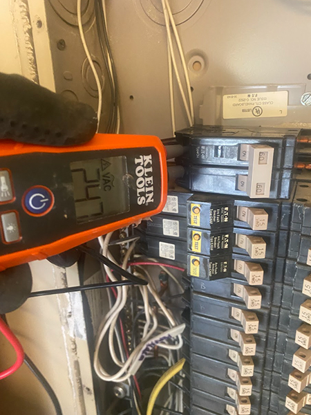 Voltage (Breaker) example photo